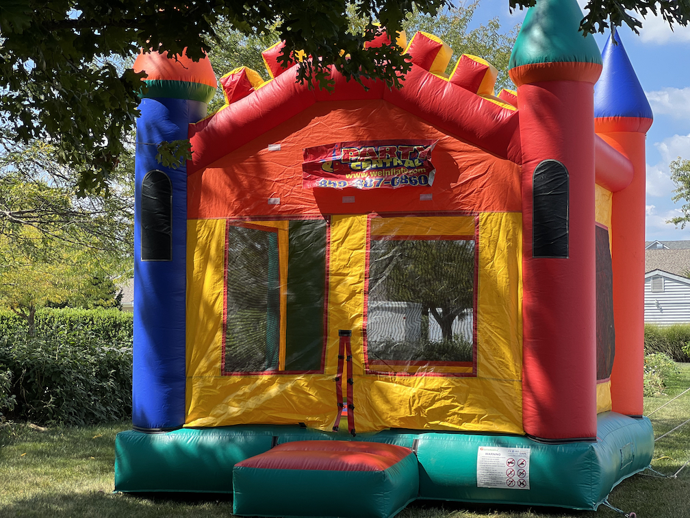 15&prime; x 15&prime; Bounce House